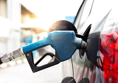 Prices at the pump have not yet fallen as far as they should, according to the RAC