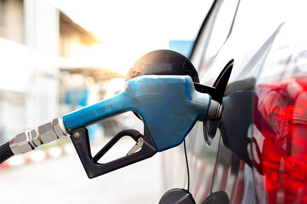Prices at the pump have not yet fallen as far as they should, according to the RAC