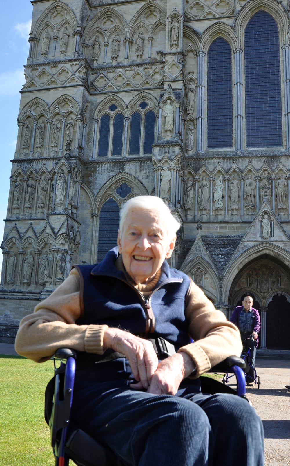 Tim Hatton OBE pictured on a visit with fellow Braemar Lodge residents to Salisbury Cathedral in 2018