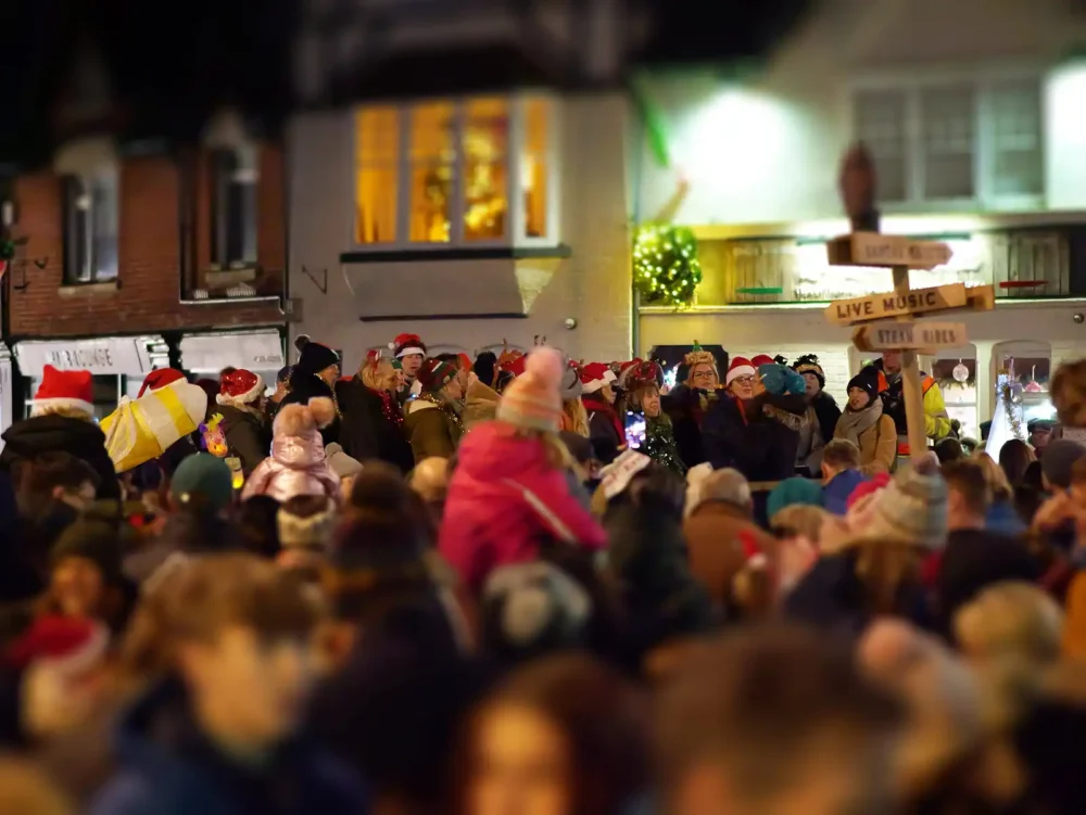 More than 100 people took part in the lantern parade in Fordingbridge