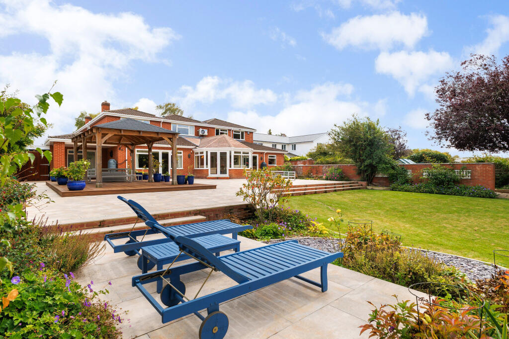 Pictures: Rightmove/Hamptons